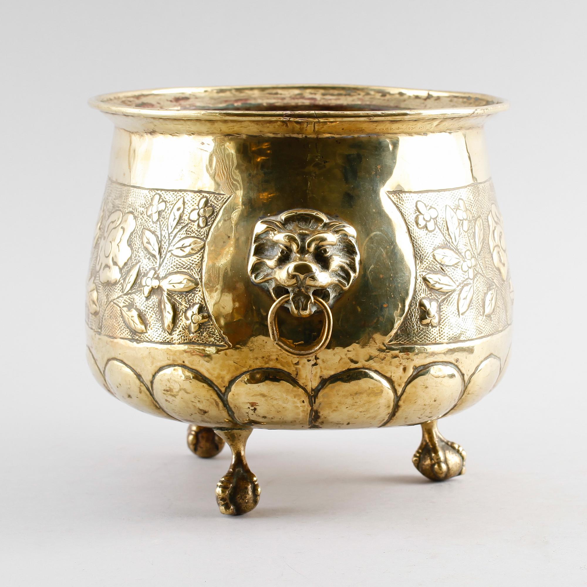 YTTERFODER, mässing, 1800-talets första hälft.