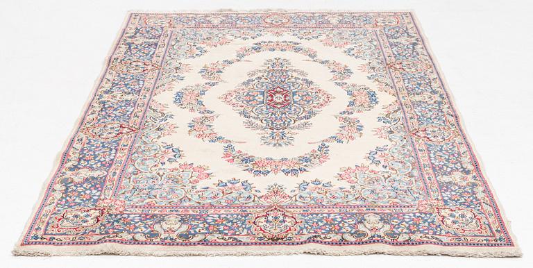 Rug, Kirman, 238 x 145 cm.