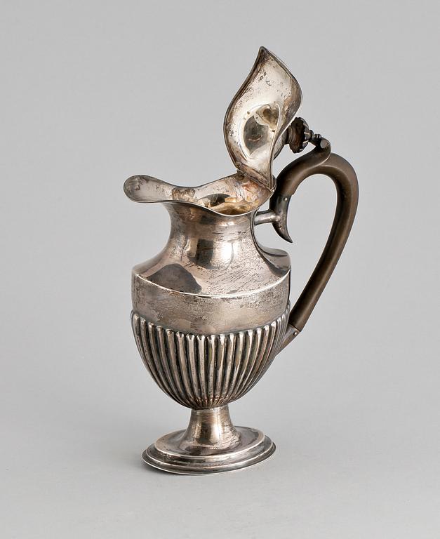 KAFFEKANNA, silver, Birmingham 1908. Vikt ca 273g.