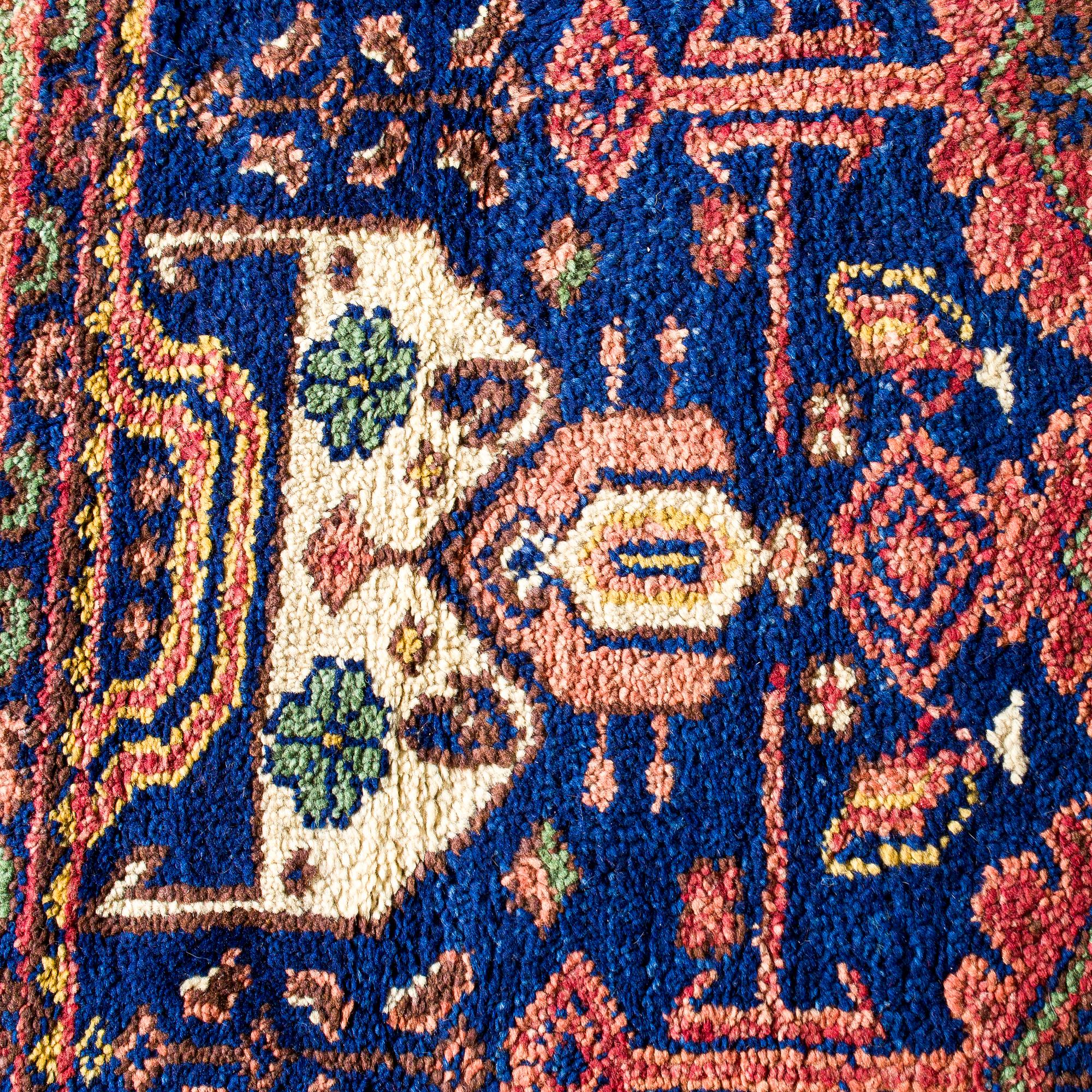 Matta, Hereke Design, ca 305 x 242 cm.