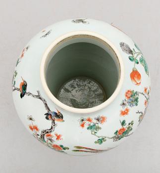 URNA, porslin, Kina, 1800-tal.