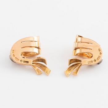 WA Bolin ett par örhängen 18K guld med cabochonslipade rubiner och åttkantslipade  diamanter.