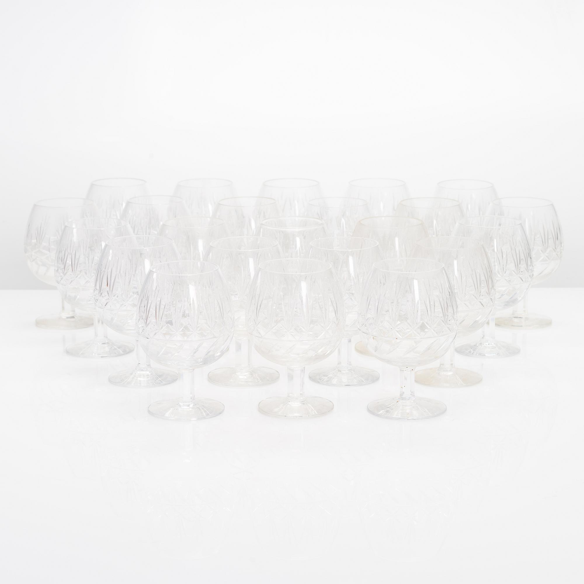 Glasservis, 110 delar, Riihimäen Lasi, Leo-, Yrjö- och Aino-serie, 1900-talets mitt och senare hälft.