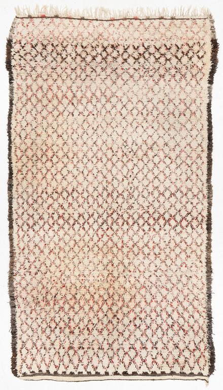 Rug, Morocco, approx. 330 x 190-200 cm.