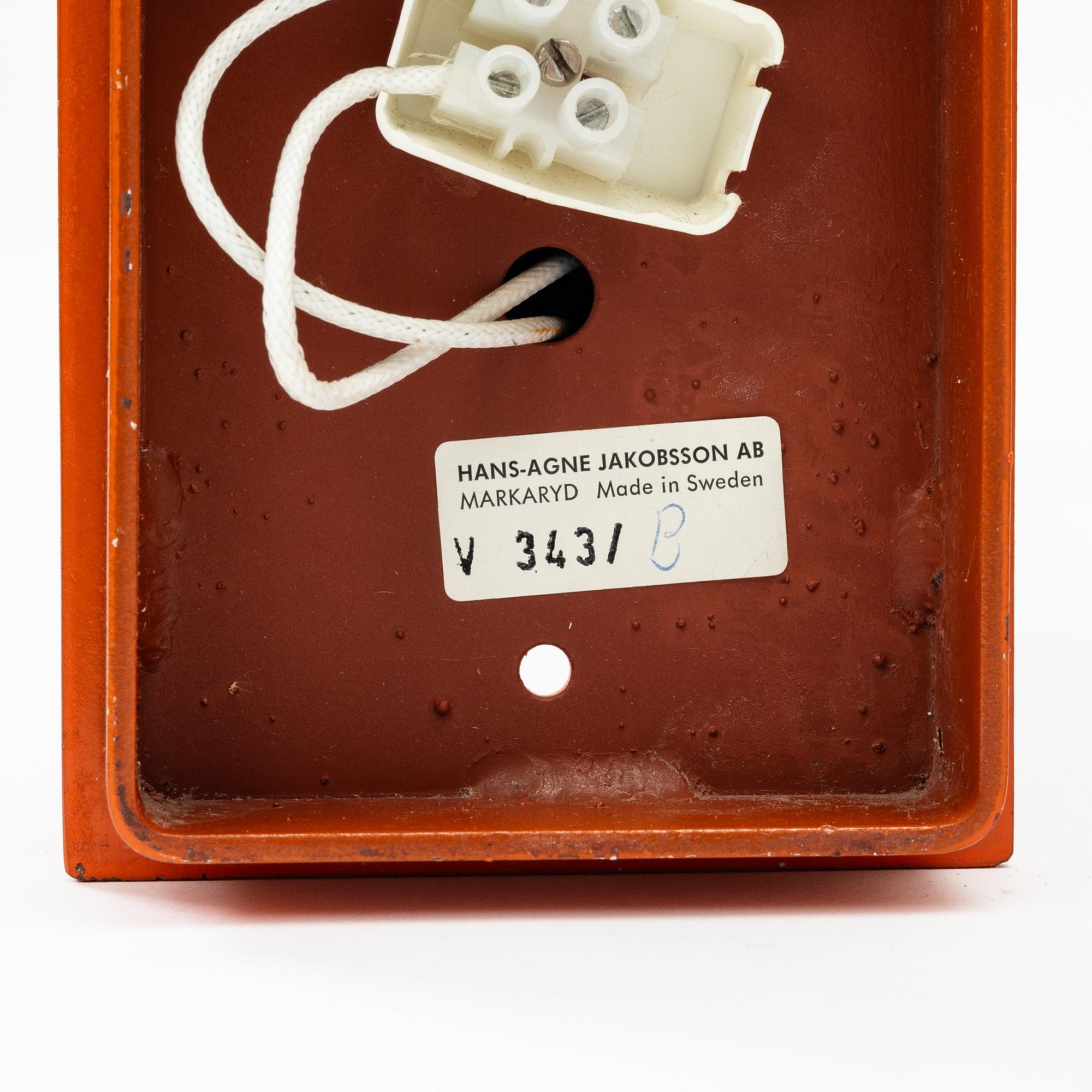 Hans-Agne Jakobsson, vägglampor, ett par, V 343/B, Hans-Agne Jakobsson AB, Markaryd, 1970-tal.