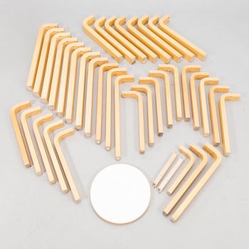 ALVAR AALTO BORDSBEN OCH EN PALLSITS. ARTEK.