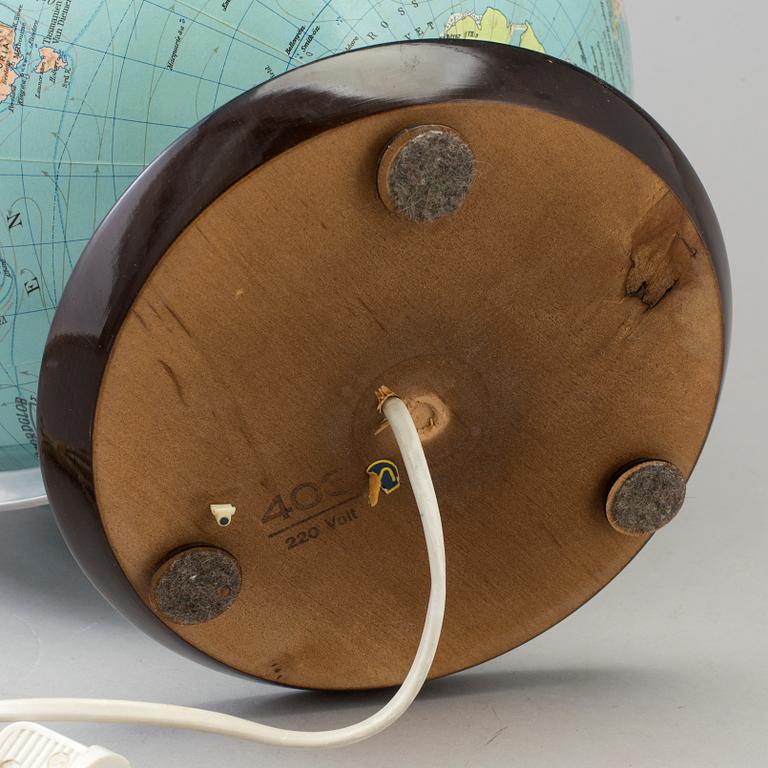 JORDGLOB MED BELYSNING, 1900-talets andra hälft.