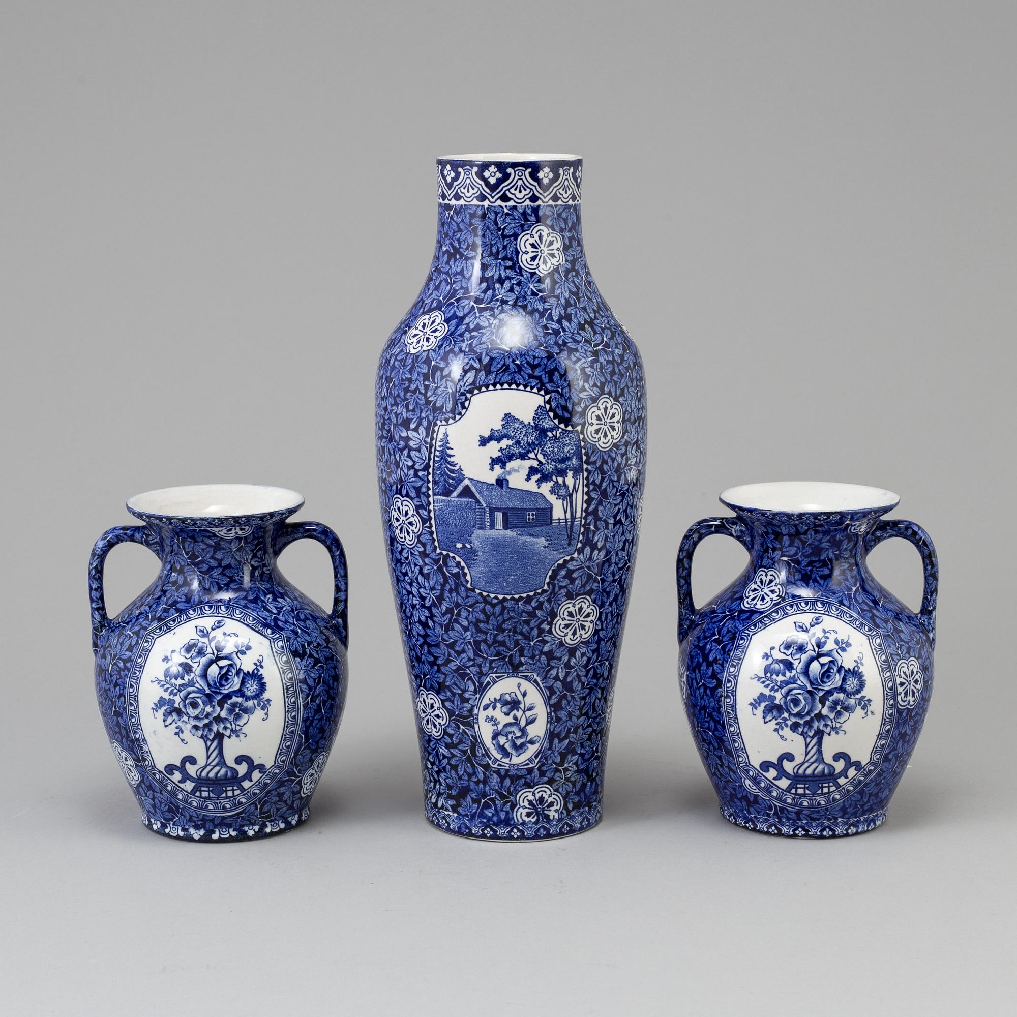 A set of 2+1 porcelain vases  by Rörstrand, late 18th century.