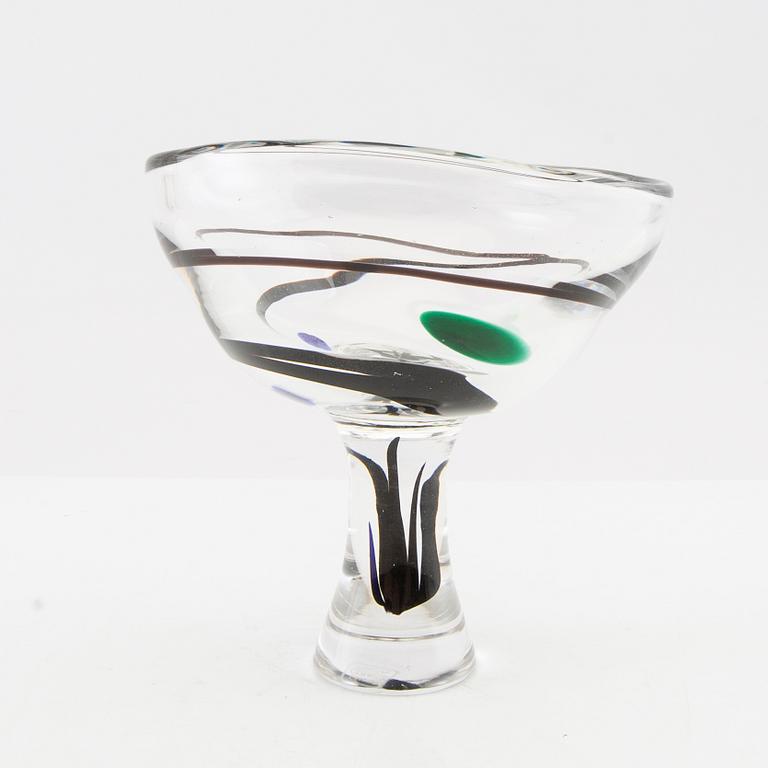 Vicke Lindstrand, footed bowl "Abstracta" with etched signature, Kosta 1950s.