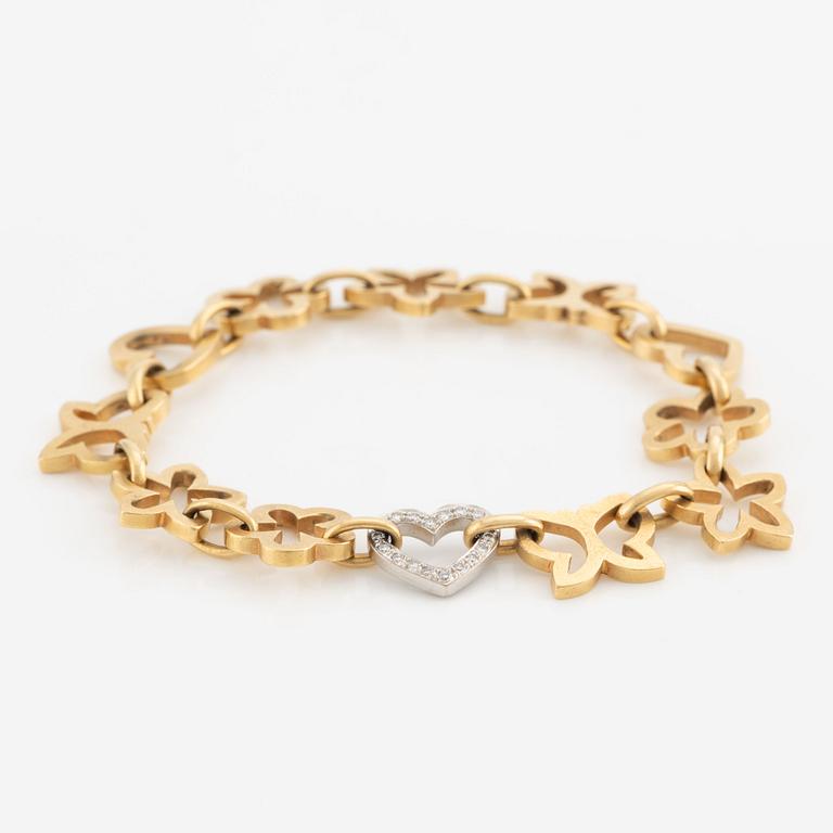 Ole Lynggaard bracelet in 18K gold with round brilliant-cut diamonds.