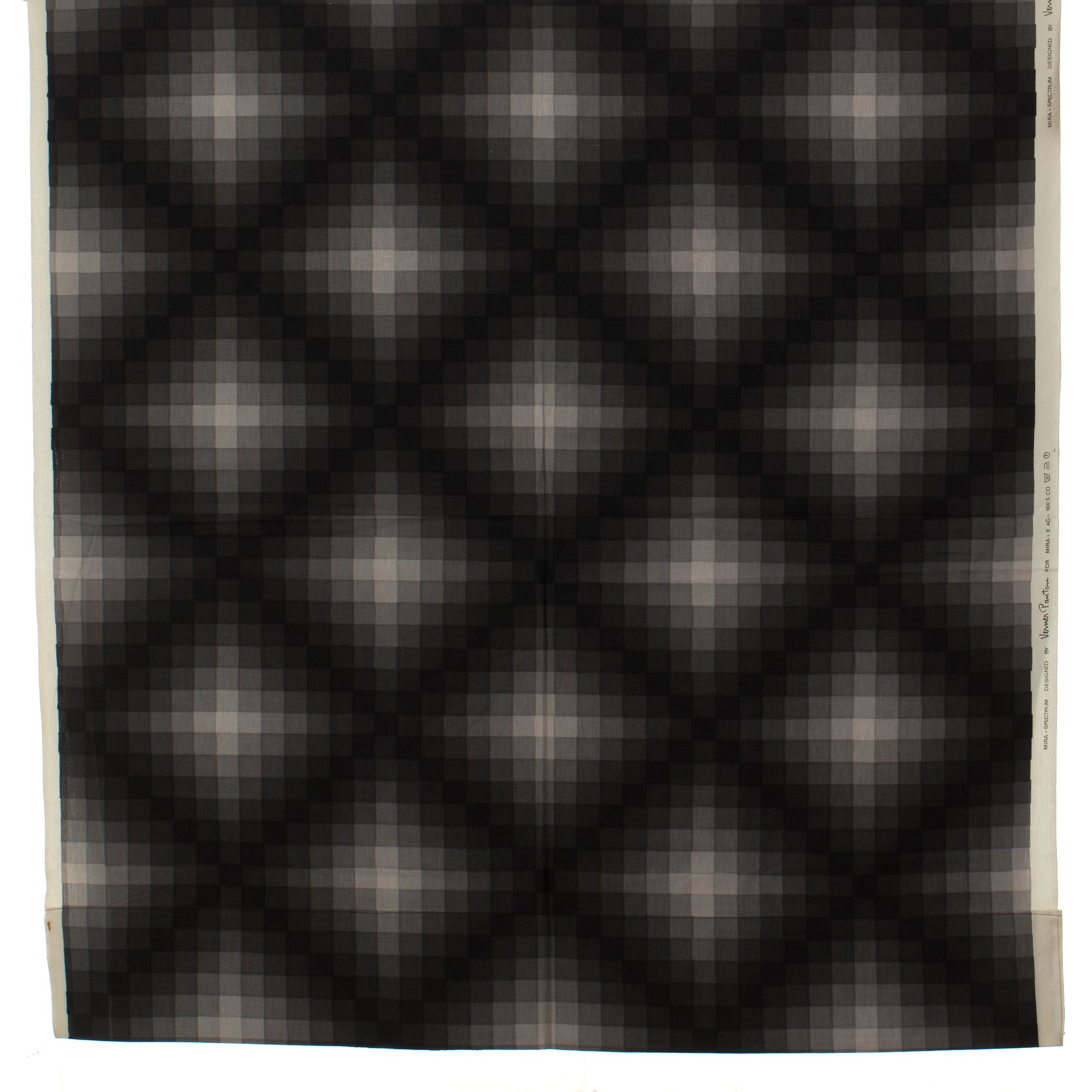 GARDINLÄNGDER, 3 st samt PROVBITAR, 2 st, bomullskretong, Verner Panton för Mira-X. 1970-tal.