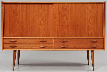 SIDEBOARD, Oscar Edv. Ekelunds snickerifabrik AB, Virserum, 1900-talets andra hälft.