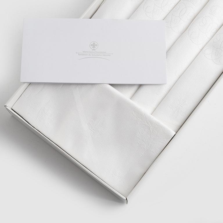 Three linen tablecloths and 30 linen place mats, Georg Jensen.