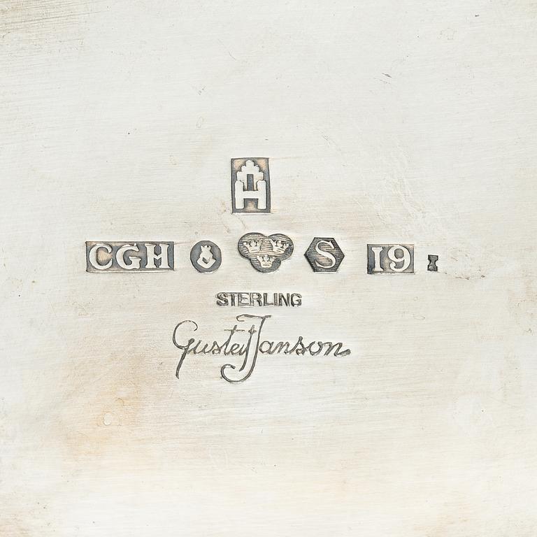 Gustaf Janson, vaser, 2 st, sterlingsilver, CG Hallberg, Stockholm, 1959.