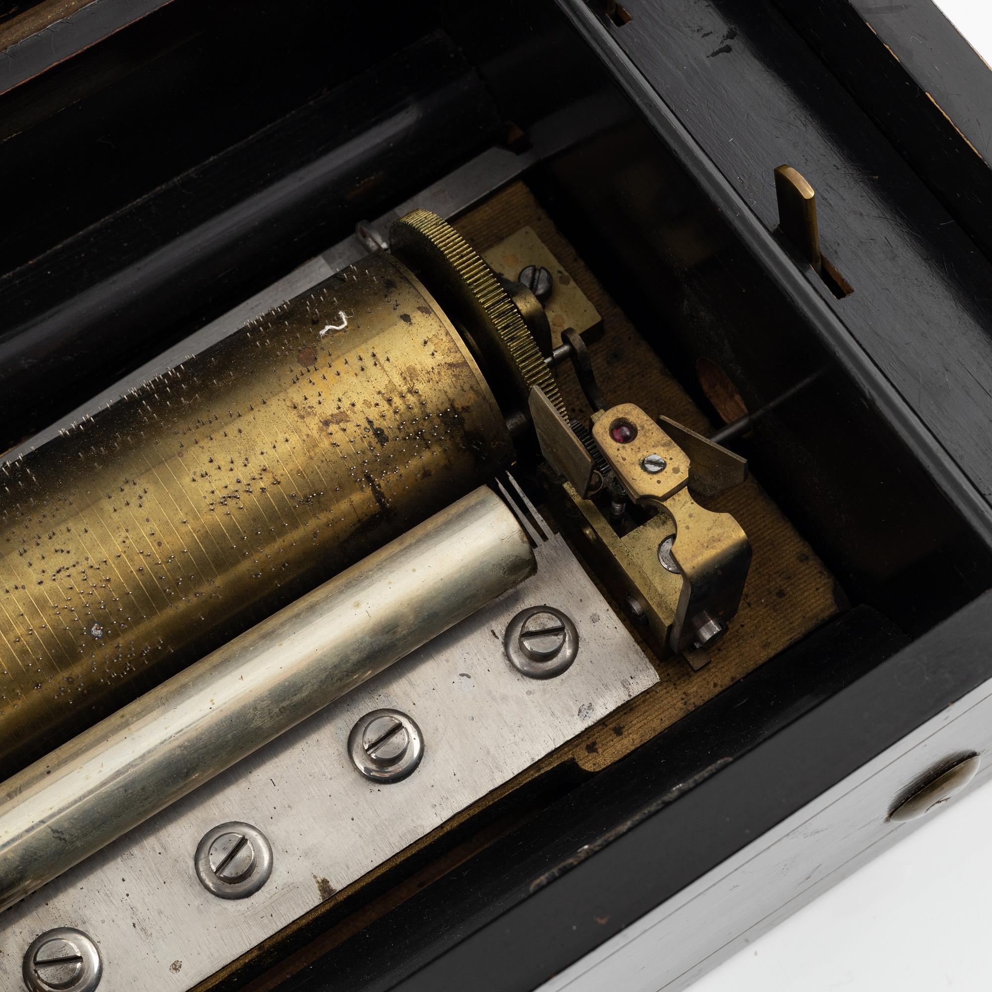 A musical box, Ste. Croix, Schweiz, late 19th Century.