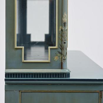 Carl Malmsten, a Swedish Grace showcase cabinet, cabinetmaker Albin Johansson, Stockholm, for Villa Kvikkjokk, 1927.
