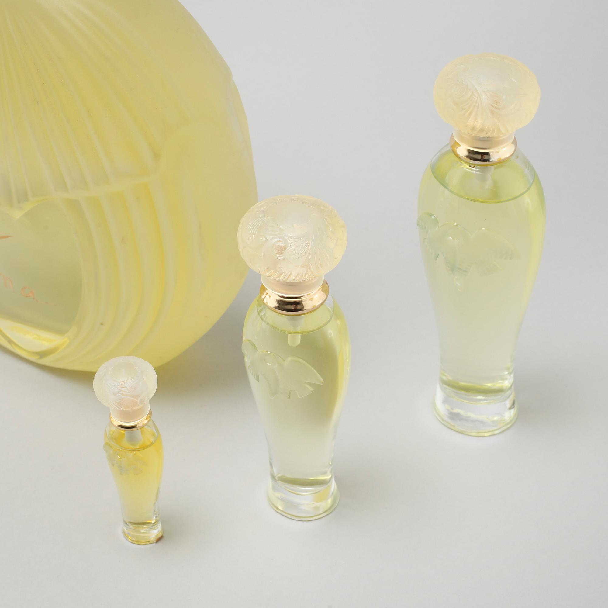 NINA RICCI, factices, six perfumebottles.