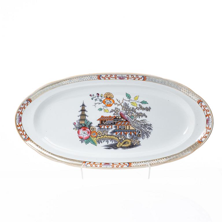 A Swedish "Japan" creamware dinner service, Rörstrand, 1866-1925. (c. 80 pieces).