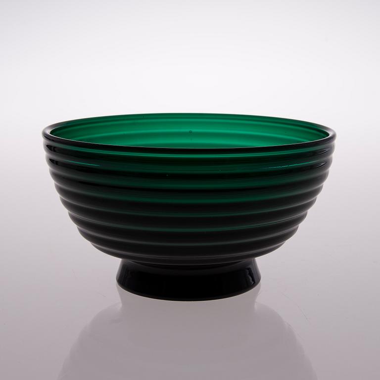 A 1930s "Bölgeblick" bowl for Karhula Glassworks, Finland.