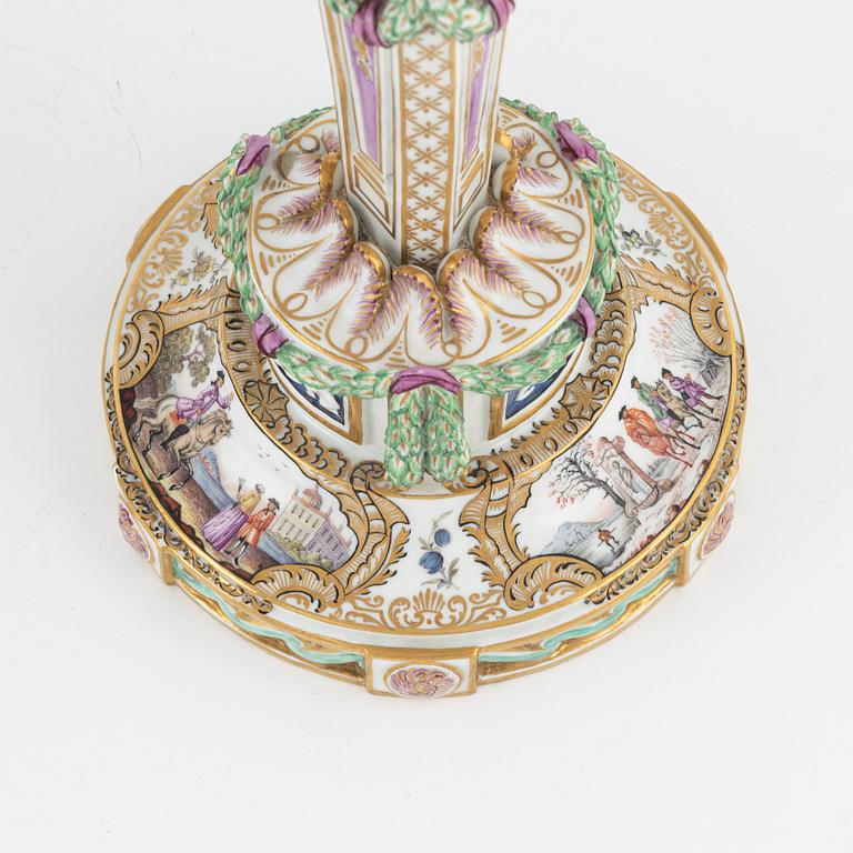 Ljusstakar, ett par, porslin. Meissen, sekelskifte 1900.