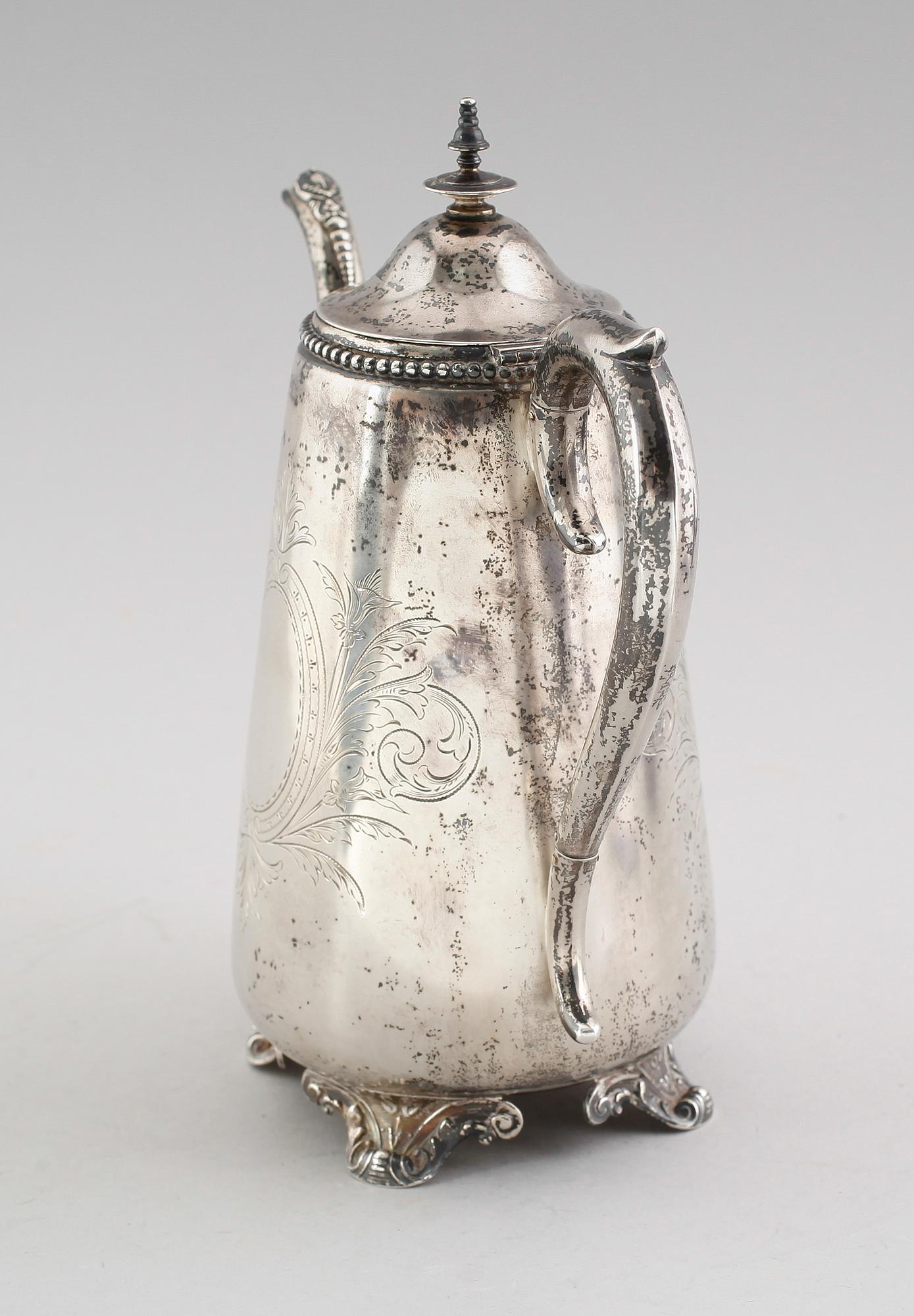 KAFFEKANNA, silver, svenska stämplar 1910. Vikt ca 677 gram.