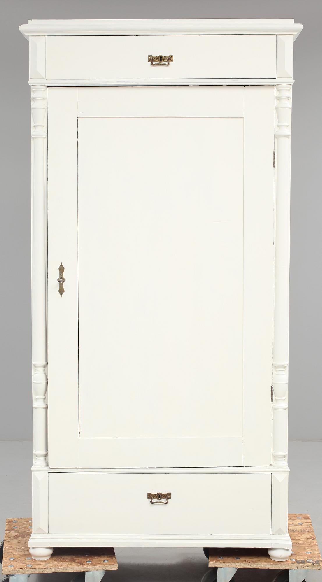 LINNESKÅP, 1800-talets slut.