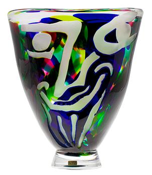637. A Bengt Lindström glass vase, Kosta 1982.