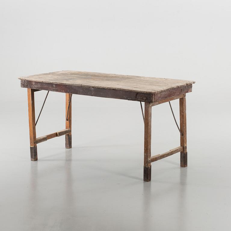 A 20TH CENTURY TABLE.