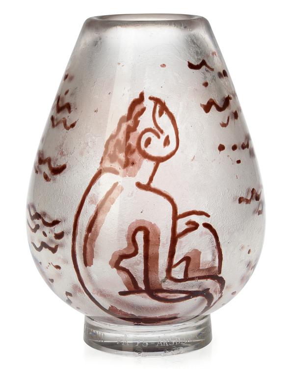 A Vicke Lindstrand 'graal' vase, Orrefors 1937.