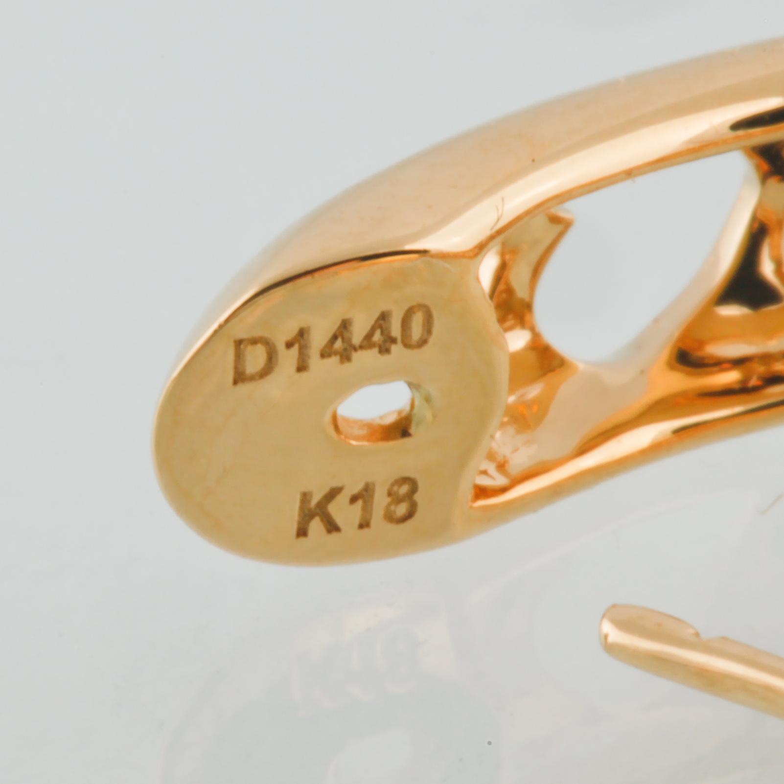 ÖRHÄNGEN, 18K guld med 56 briljantslipade diamanter, 1.44 ct.  Vikt 7,1 gram.