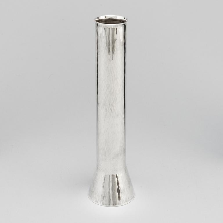 SIGURD PERSSON, a sterling silver vase, Stockholm, 1979.