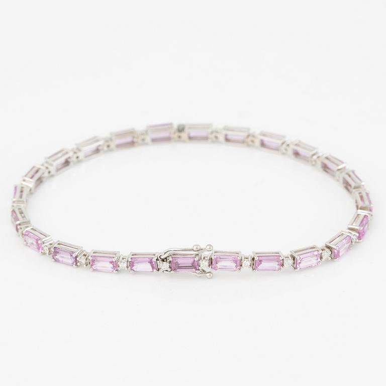 Bracelet 18K white gold with pink sapphires and brilliant-cut diamonds.