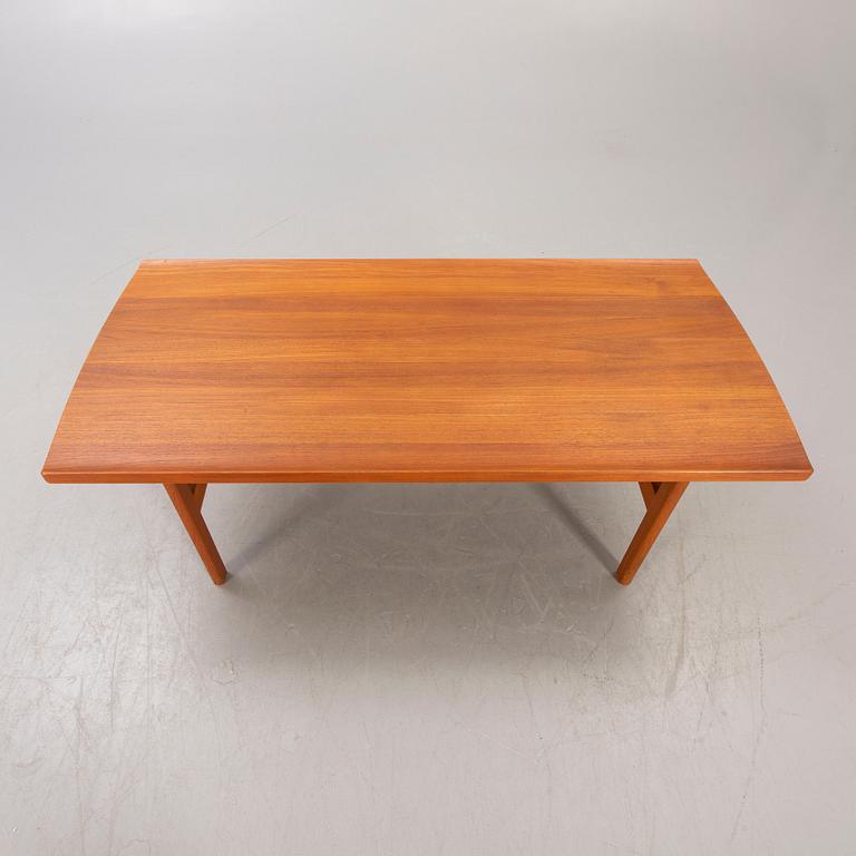 Tove and Edvard Kindt Larsen, coffee table, Seffle Möbelfabrik, 1960s.