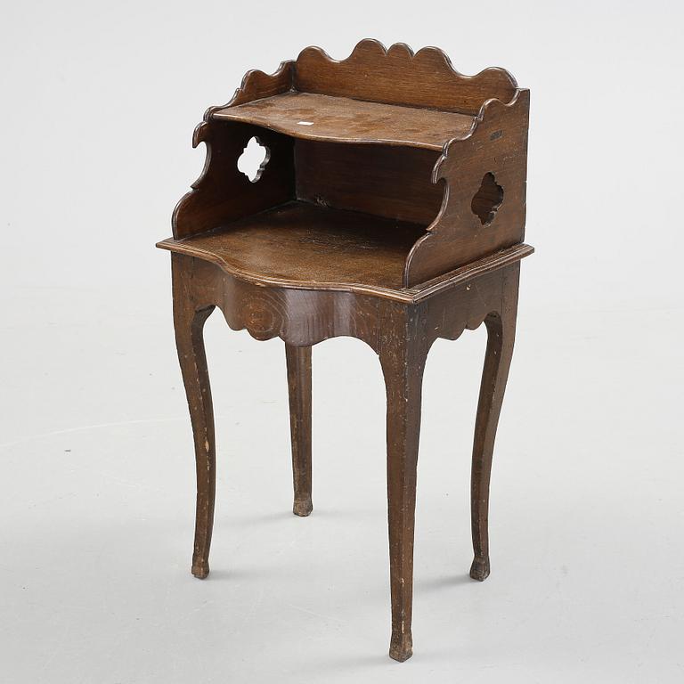 SÄNGBORD, England, 1800-tal.