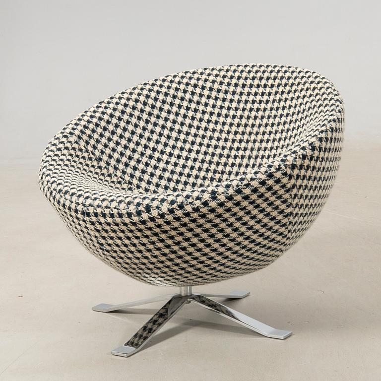 Swivel armchair, later part of the 20th century.
