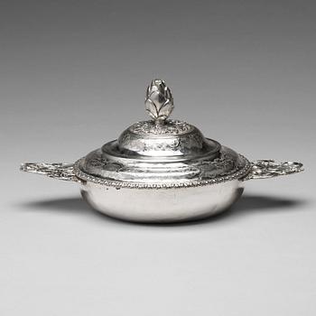 A French 18th century silver equelle and cover, mark of Jean-Guillaume Vealle, Paris 1754.