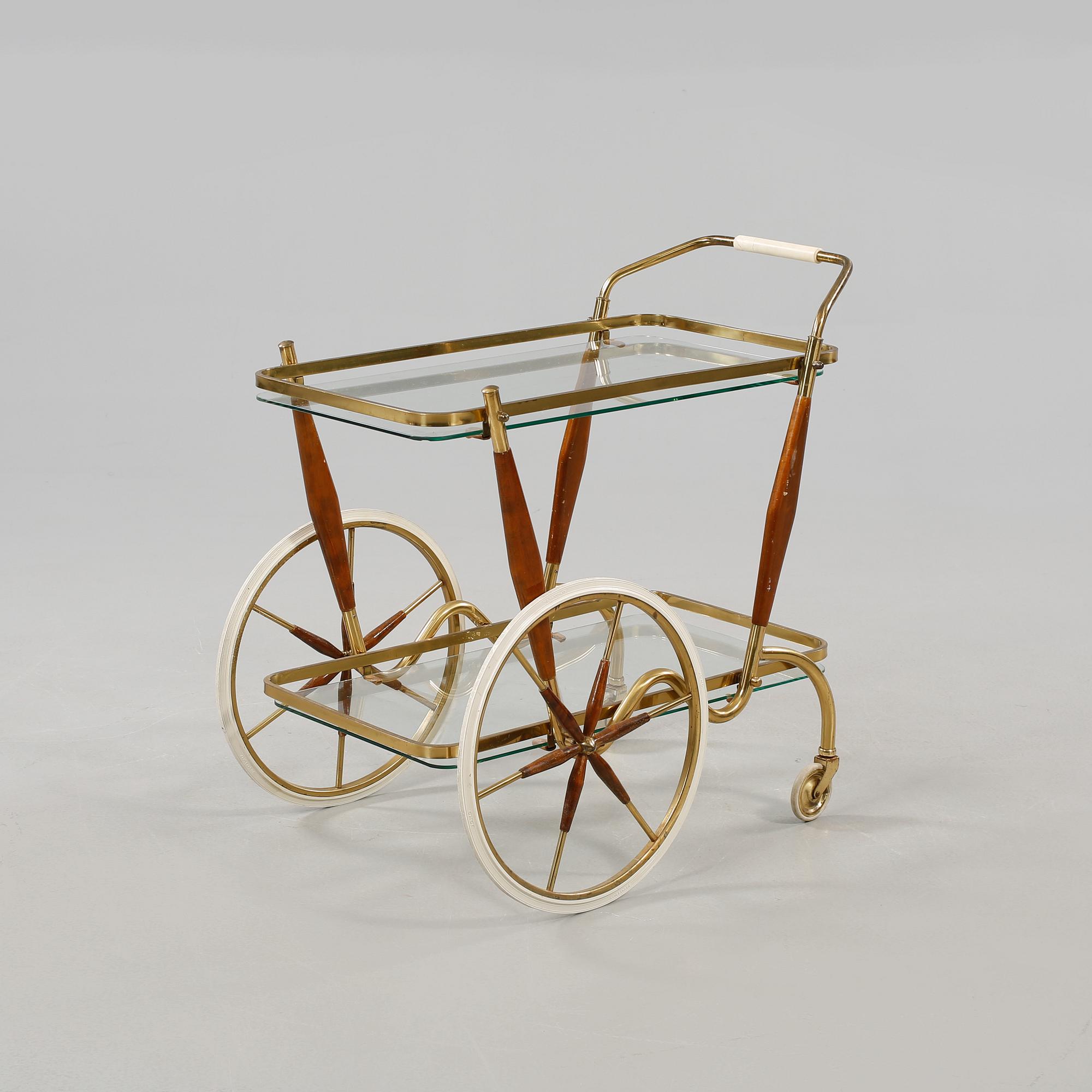 SERVERINGSVAGN, 1900-talets andra hälft.