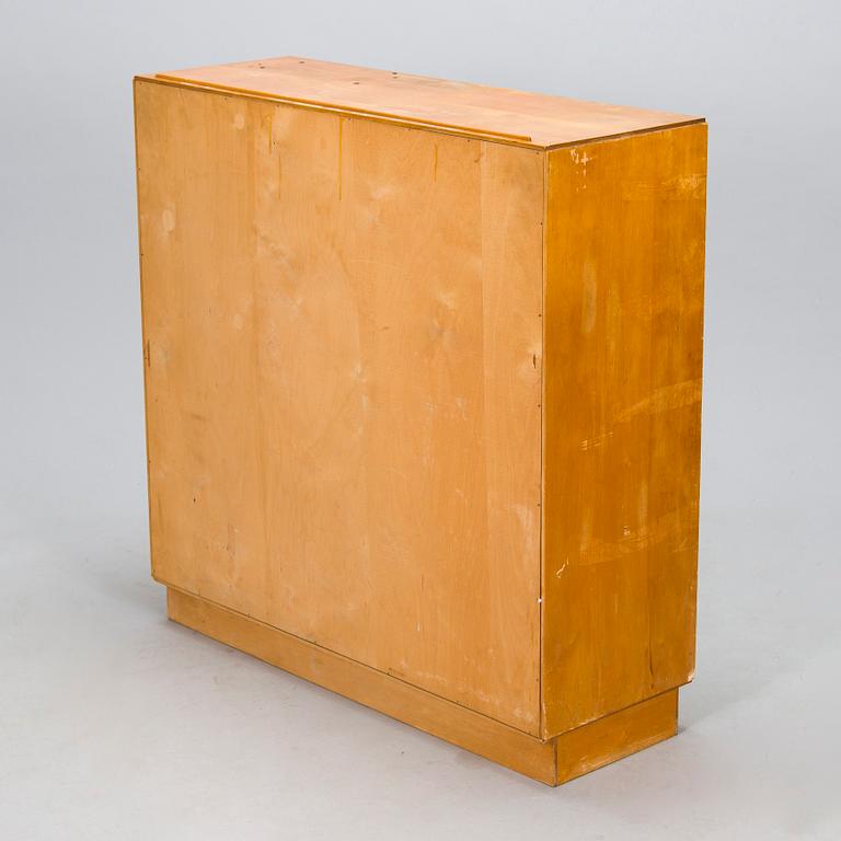 Aino Aalto, bokhylla / Bokskåp, O.Y. Huonekalu- ja Rakennustyötehdas A.B. 1940/1950-tal.