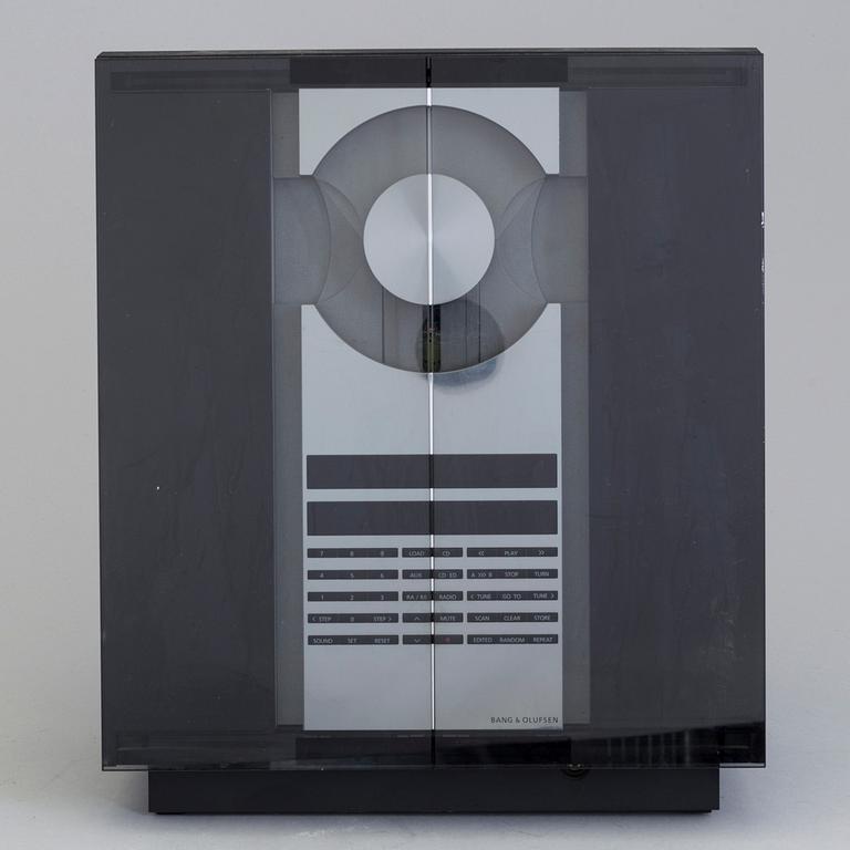 A Danish BeoCenter 2300 stereo CD player speakers, design David Lewis. 

Manufactured: 1991 - 2000
Designer: David Lewis.