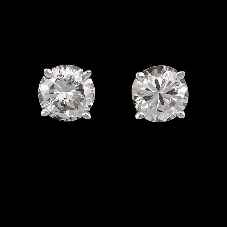 ÖRHÄNGEN, 1 par, 14K vitguld, briljantslipade diamanter tot ca 0.40 ct.