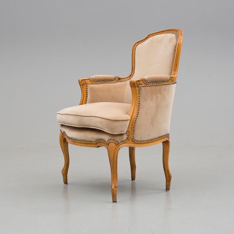 FÅTÖLJ. Rokokostil, 1900-tal.