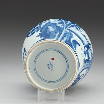 A blue and white jar, Qing dynasty, Kangxi (1662-1722).