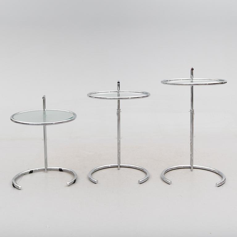BORD, 3 st (2+1), snarlika modeller, kopior efter Eileen Gray, 1980-tal, Nordiska Galleriet.