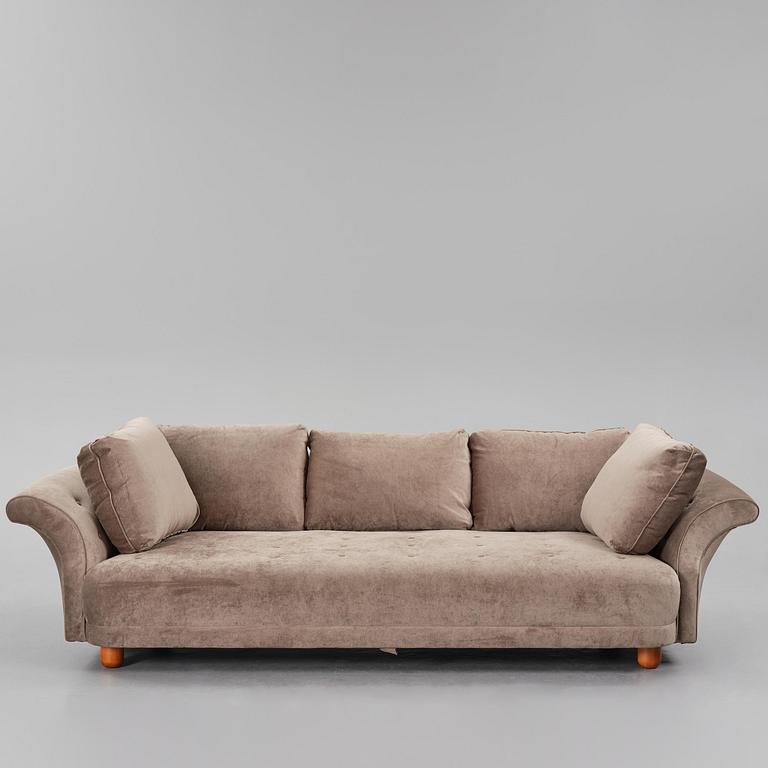 Josef Frank, a "Liljevalchs" sofa, Firma Svenskt Tenn.