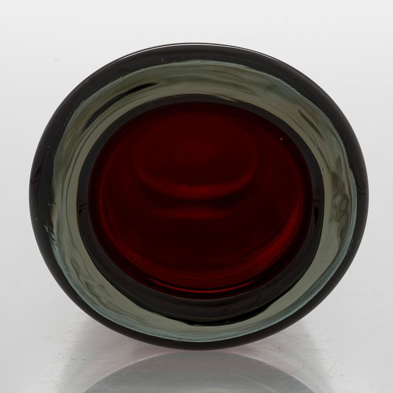 Kaj Franck, a 'KF 239' glass vase signed K. Franck Nuutajärvi Notsjö -58.