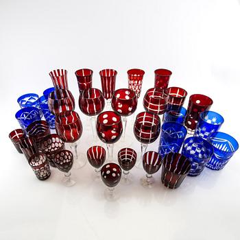 Service 34 pcs late 20th century cut glass.