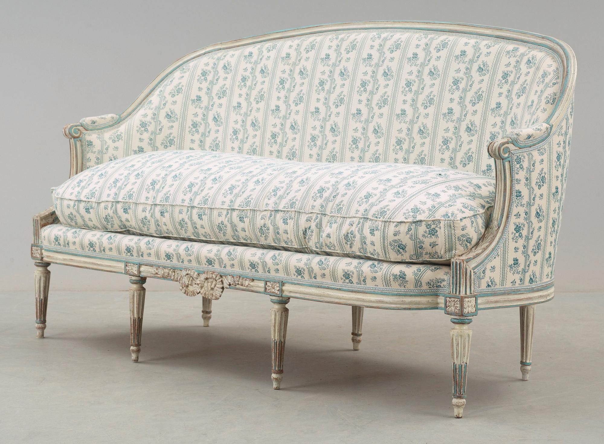 SOFFA, SAMT KARMSTOLAR, ett par. Louis XVI-stil, 1800-tal.