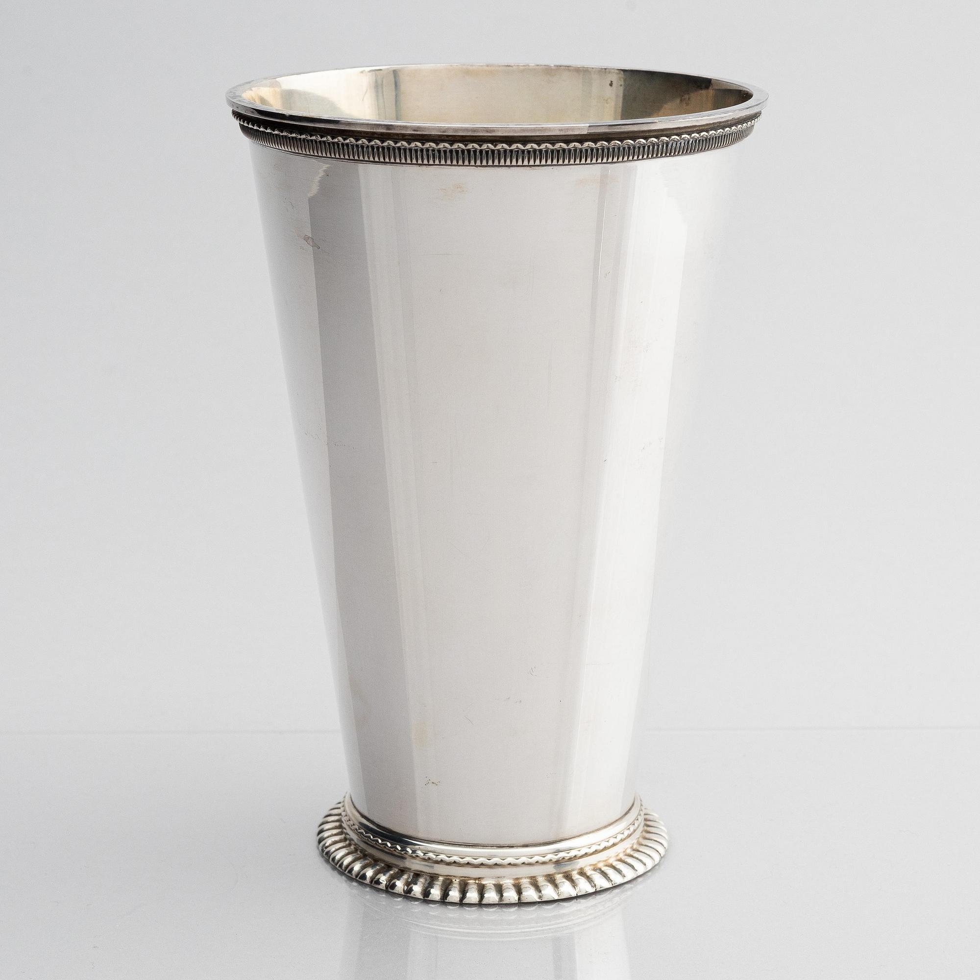 CG Hallberg, bägare, silver och 18K guld, Stockholm 1937.