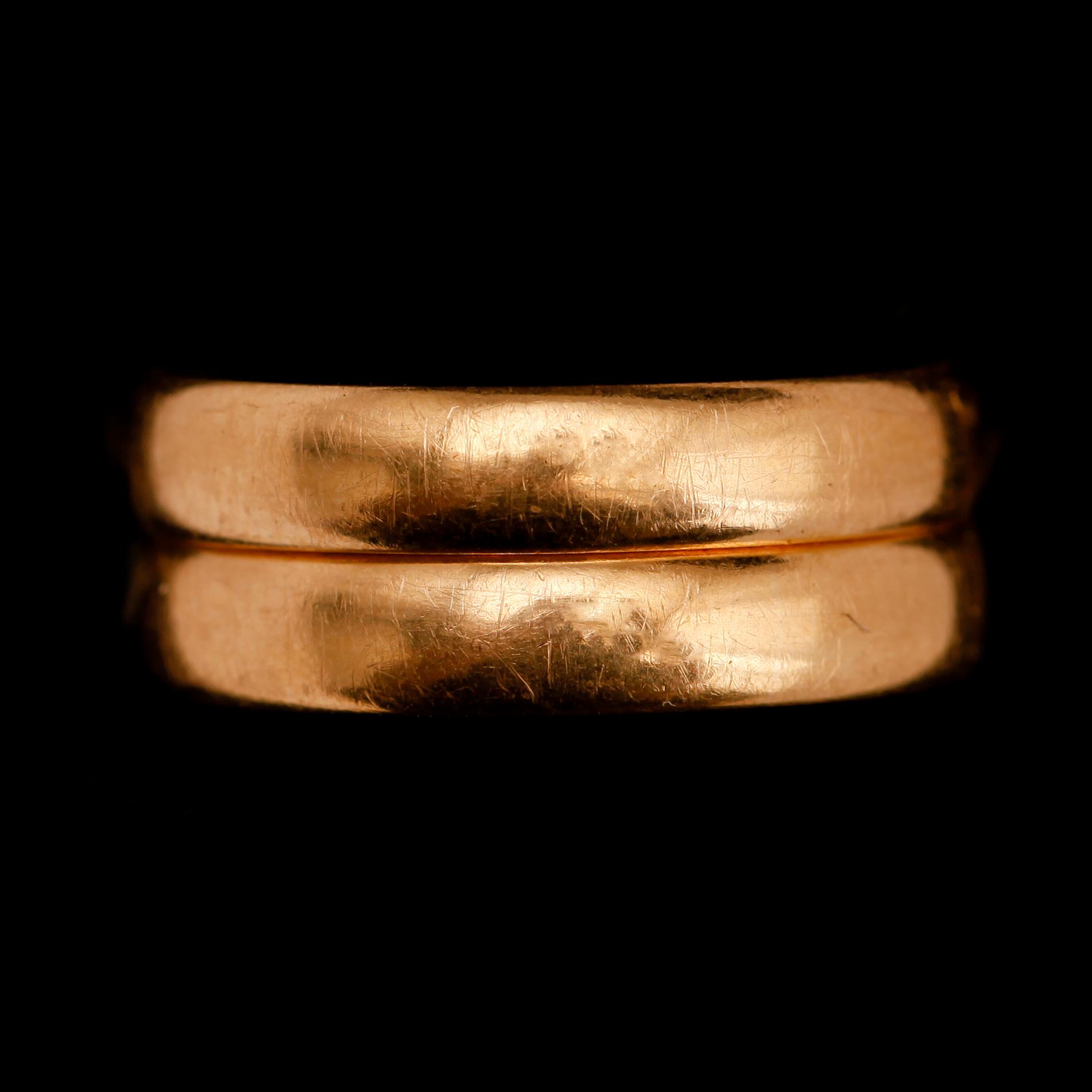 RINGAR, 2 st, 20 k guld. Vikt 6 g.