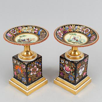 A pair of table decorations/tazzas, porcelain, Russian, 19th Century.